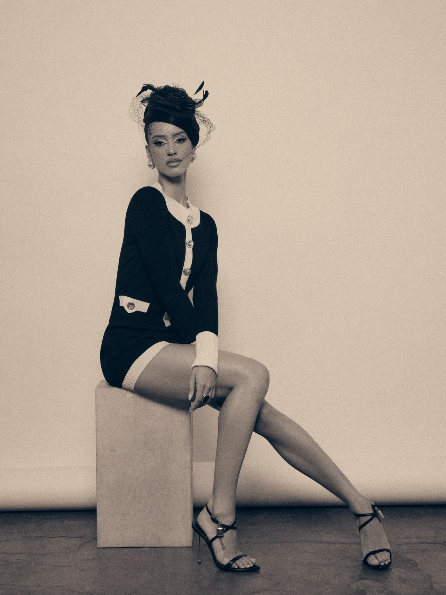Flora C, image 3