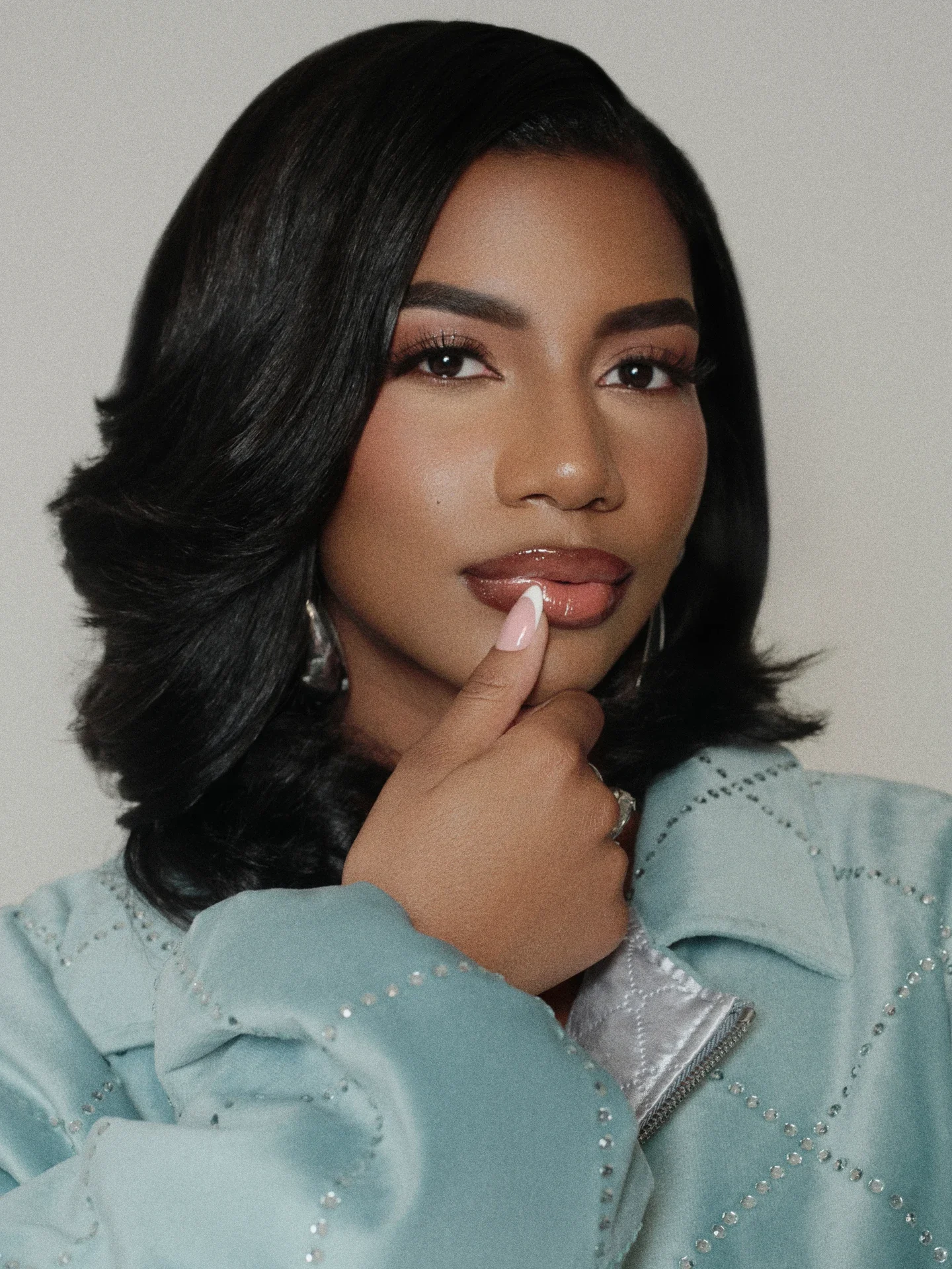 Taylor Rooks for SCHON, image 9