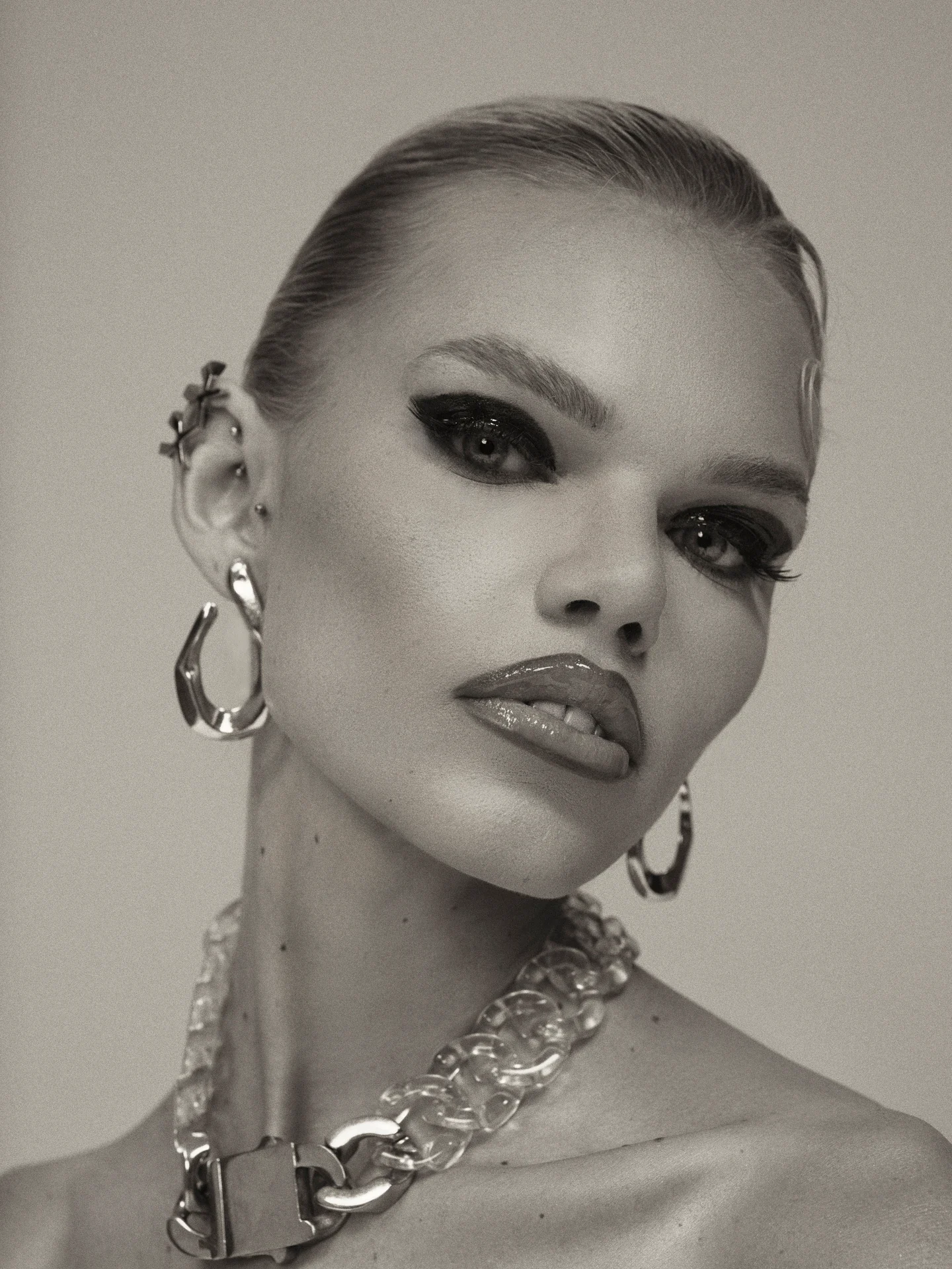 Daphne M, image 9