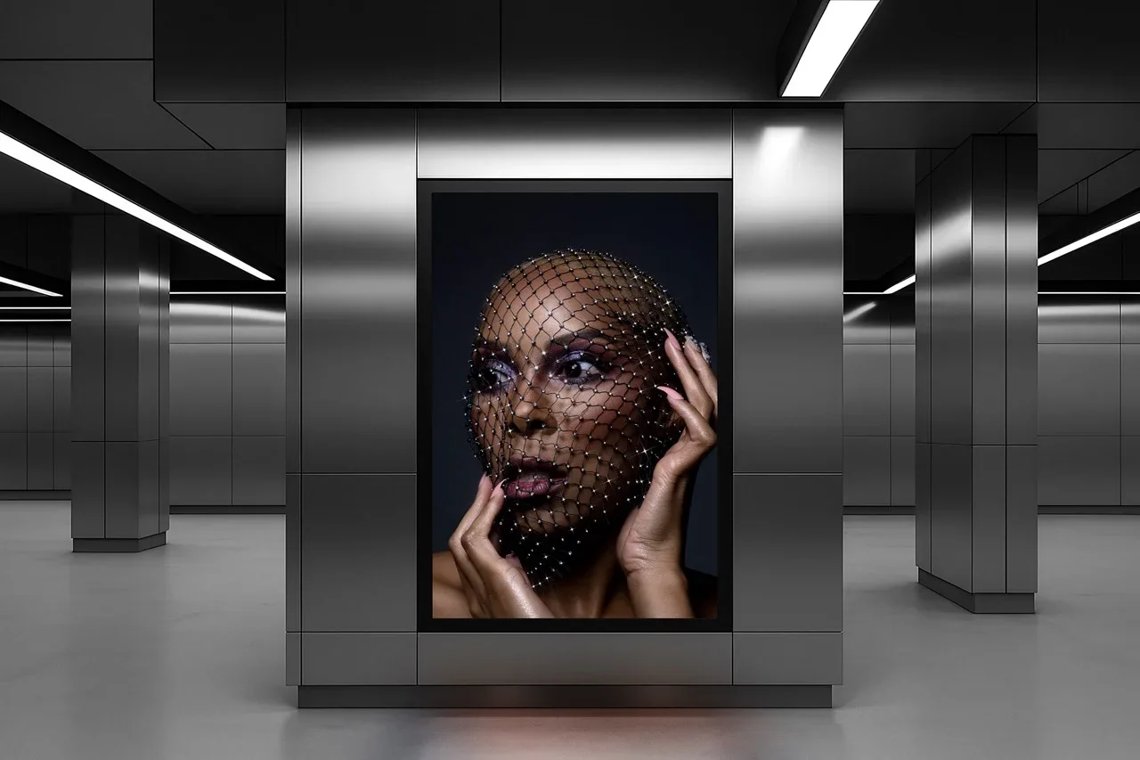 Veiled Gaze Lightwell