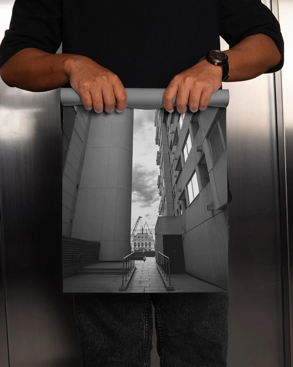 Monochrome Lift